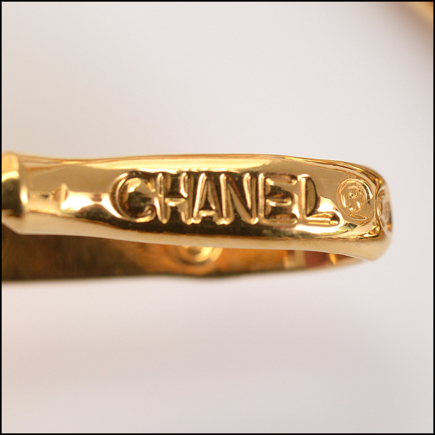 RDC14837 CHANEL Gold Chain Dangle CC Medallion Belt