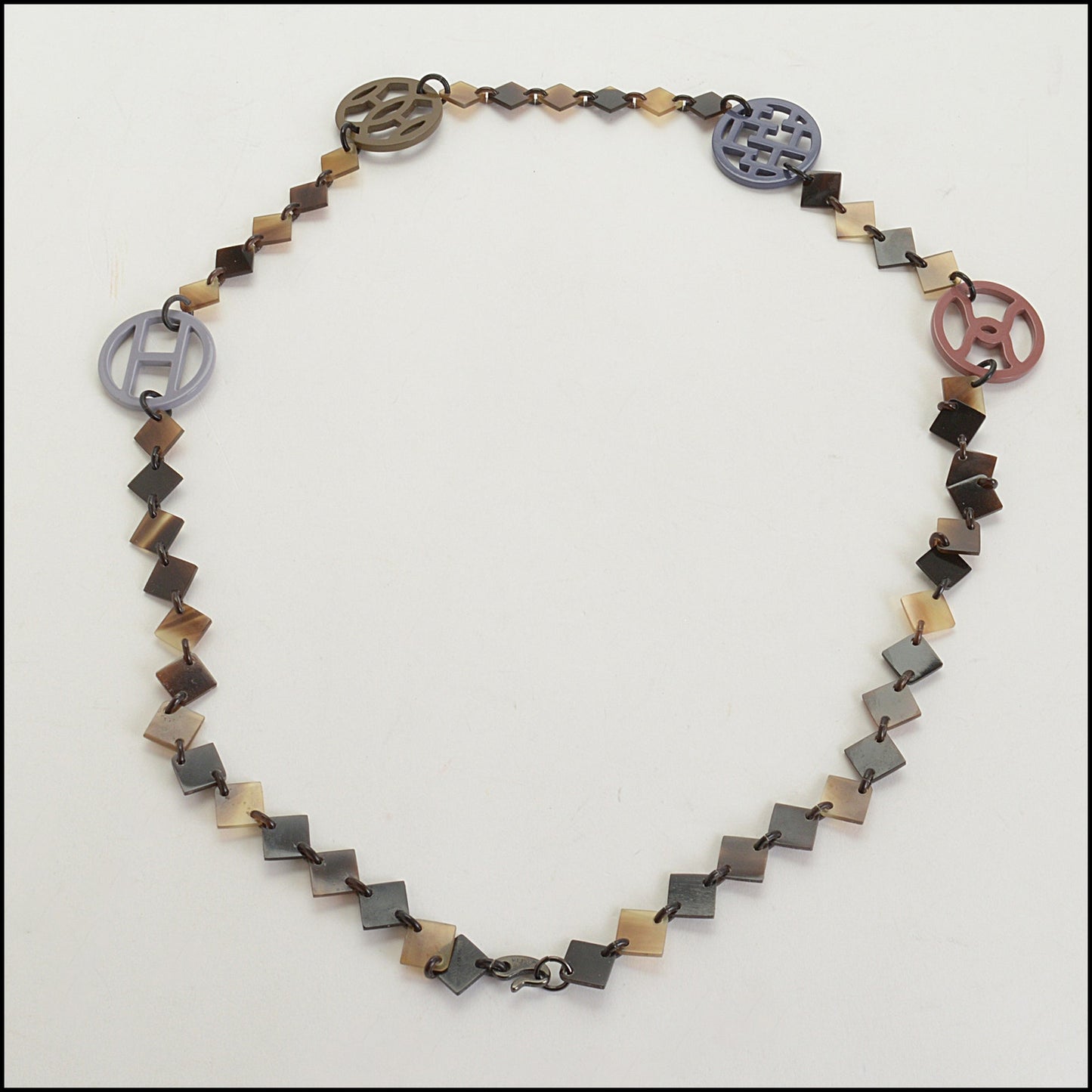 RDC14689 HERMES Buffalo Horn & Laquered Wood Logo Necklace