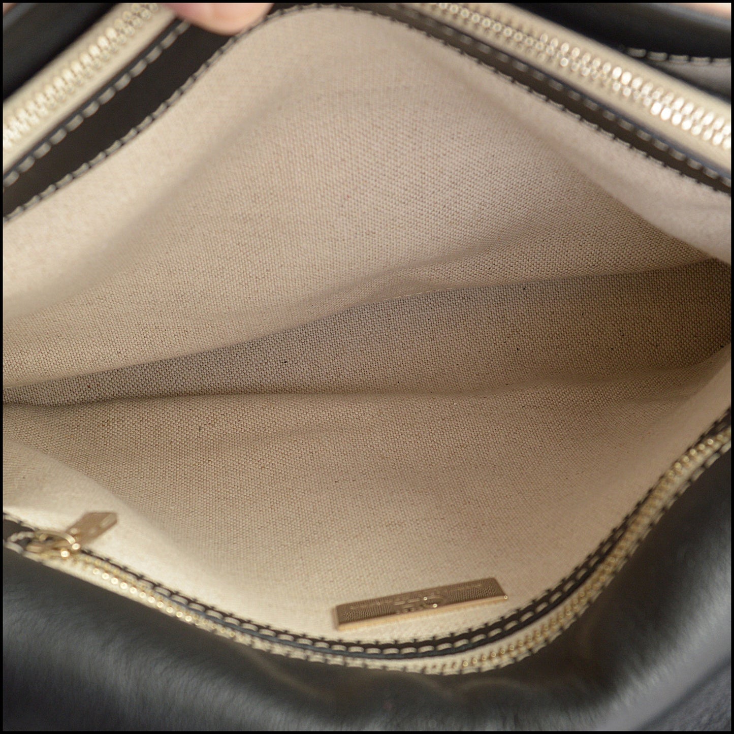 RDC14779 CAROLINA HERRERA Tricolor Black/Tan/Cream Shoulder Bag