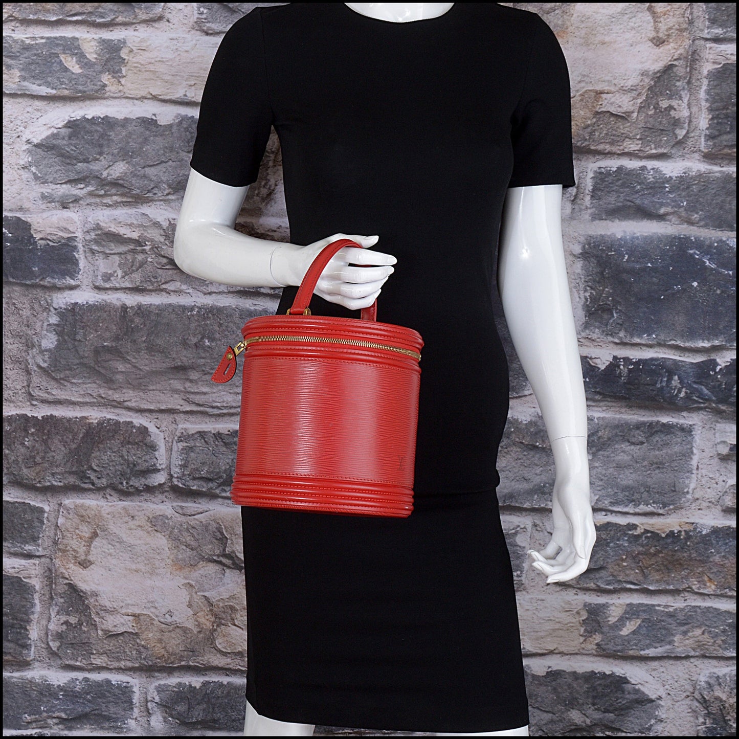 RDC15056 LOUIS VUITTON '96 Red Epi Leather Cannes Handbag