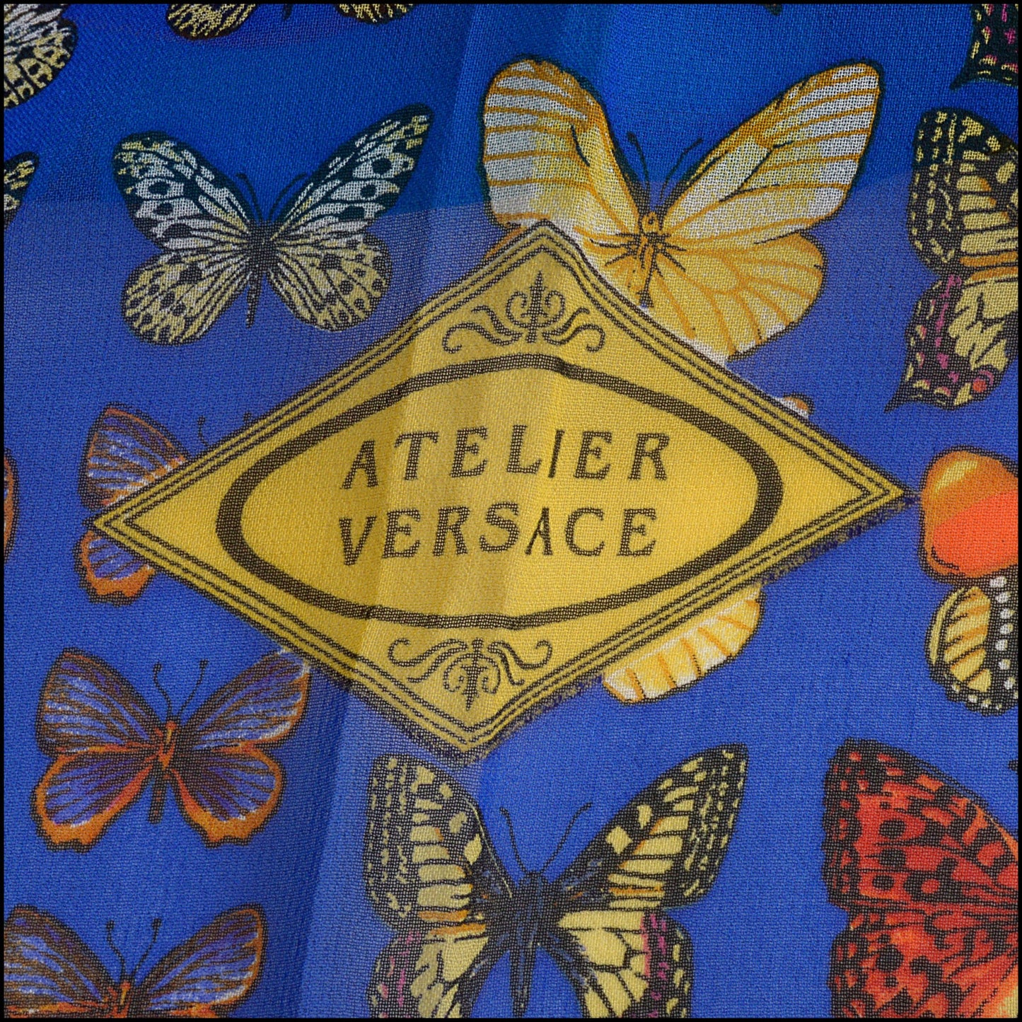RDC14804 GIANNI VERSACE Vintage Butterflies/Fruits SIlk Chiffon Shawl Large Scarf