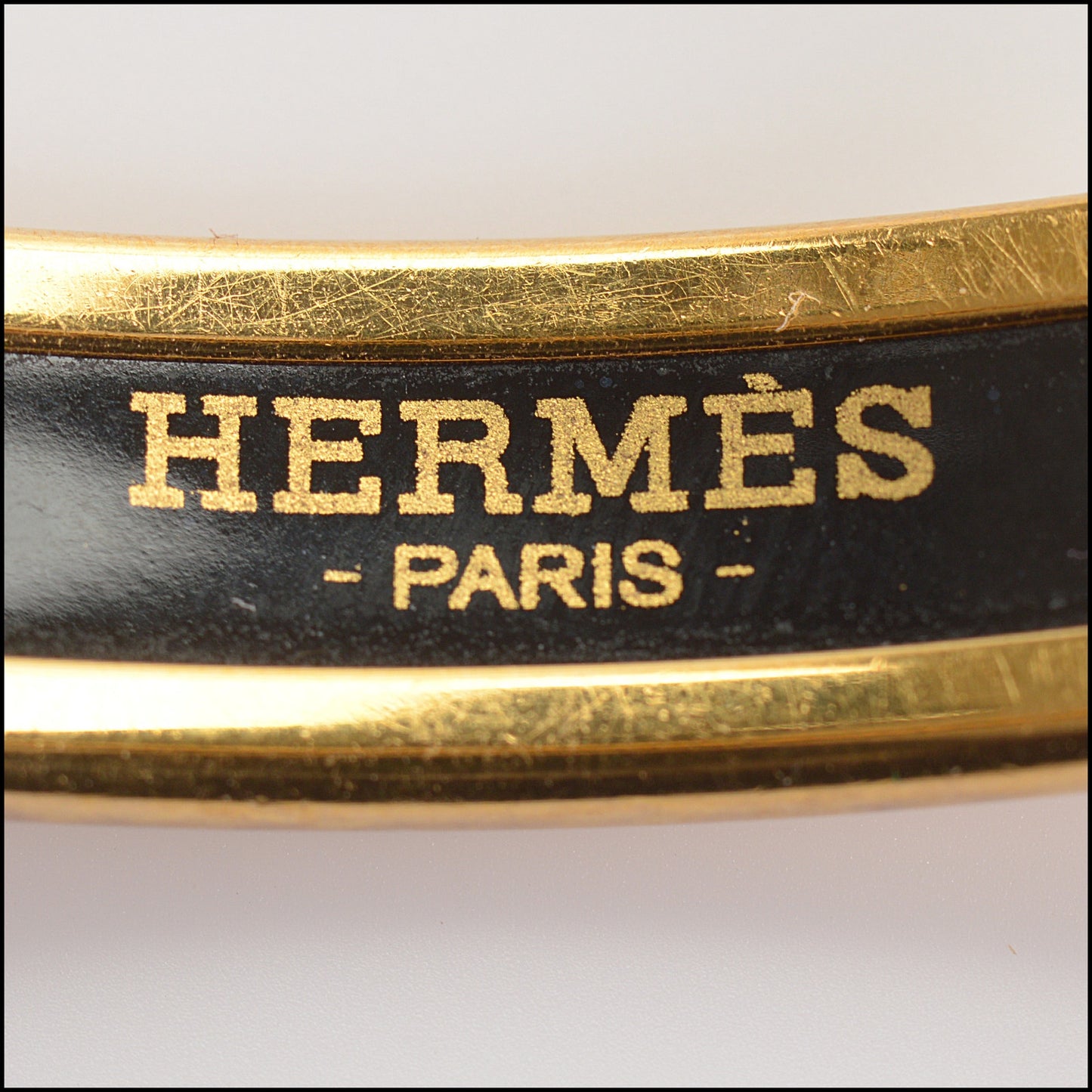 RDC14698 HERMES Gold Narrow Printed Enamel Bangle Size XS