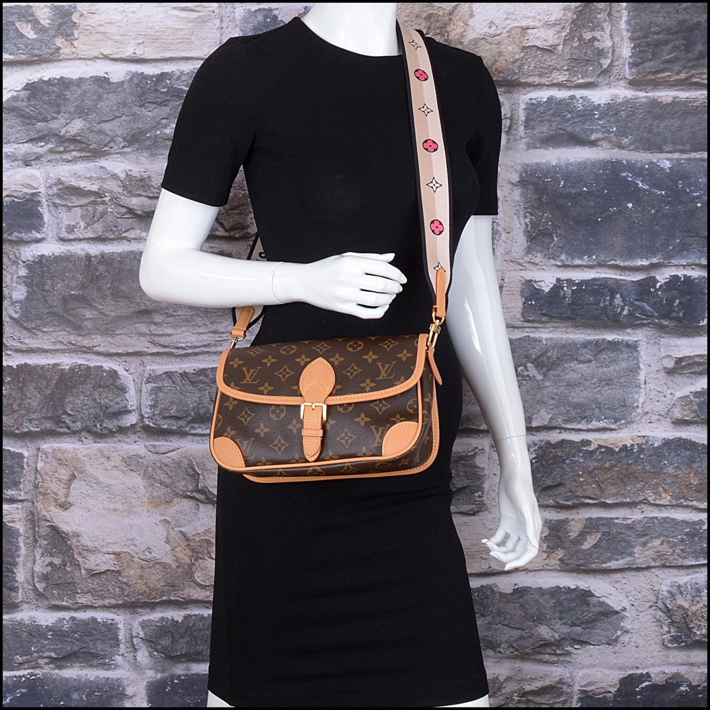 RDC14914 LOUIS VUITTON LV Monogram Canvas Diane Bag