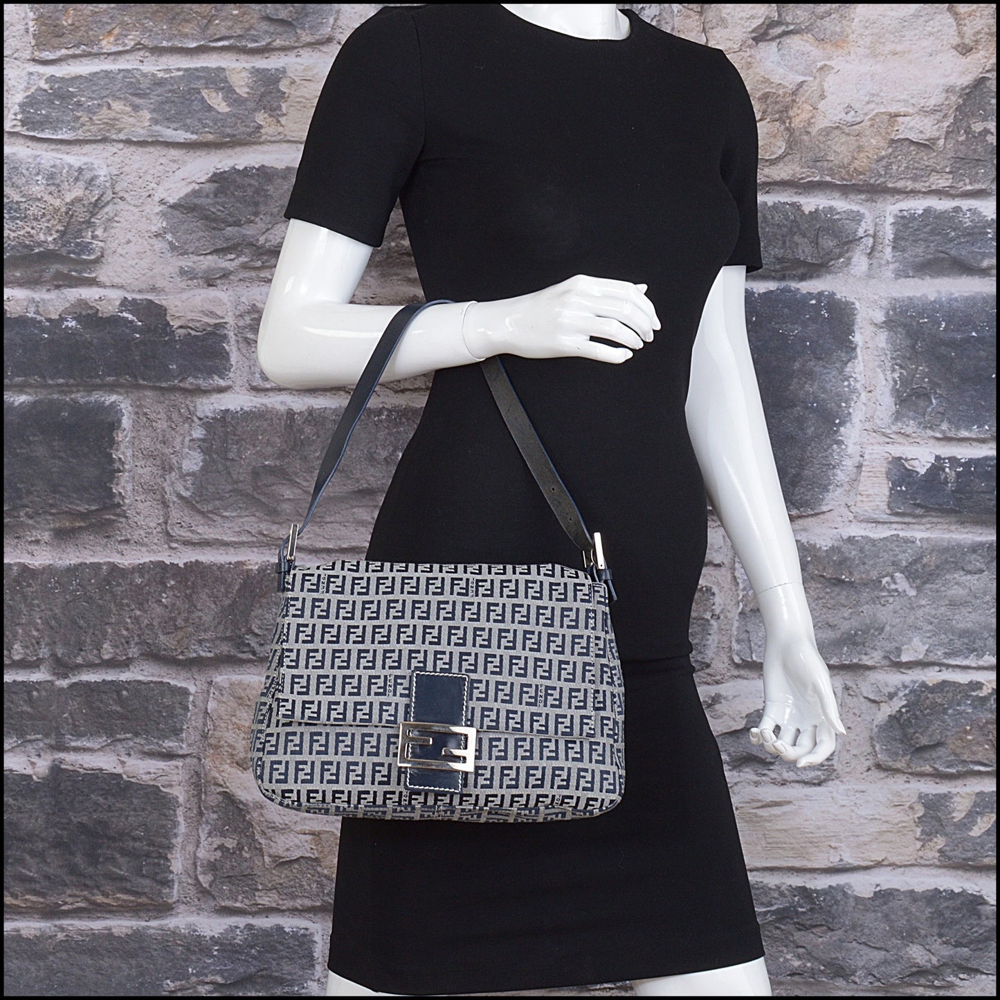 RDC15509 FENDI Vintage Navy Zucchino Vitello Mama Bag
