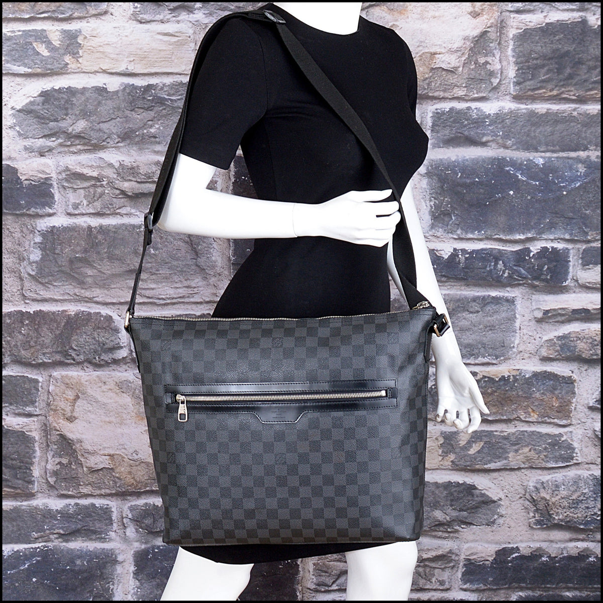 RDC15667 LOUIS VUITTON 2011 Black/Grey Damier Graphite Mick GM Messanger Bag