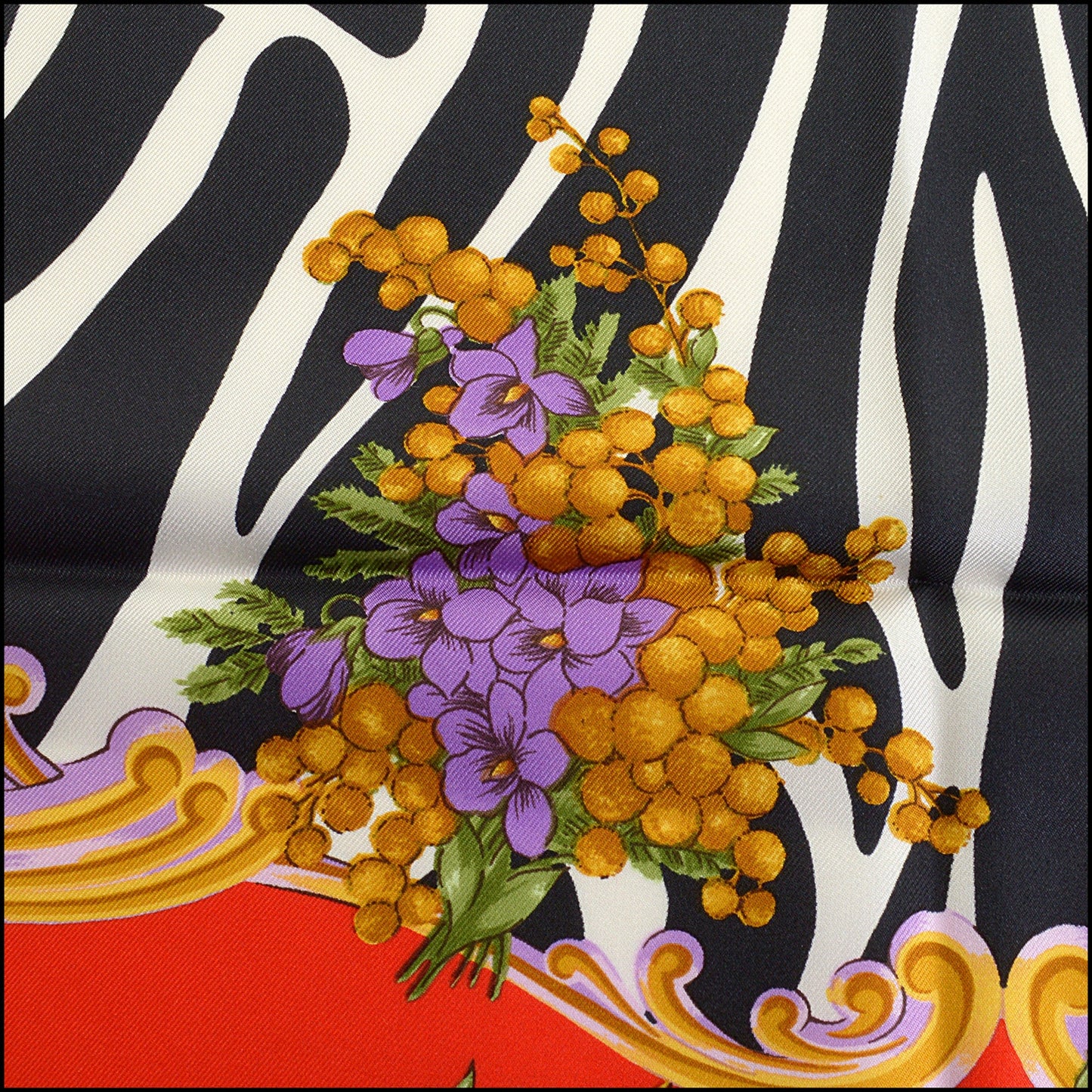 RDC14802 GIANNI VERSACE Vintage Black/Red Floral Silk Scarf