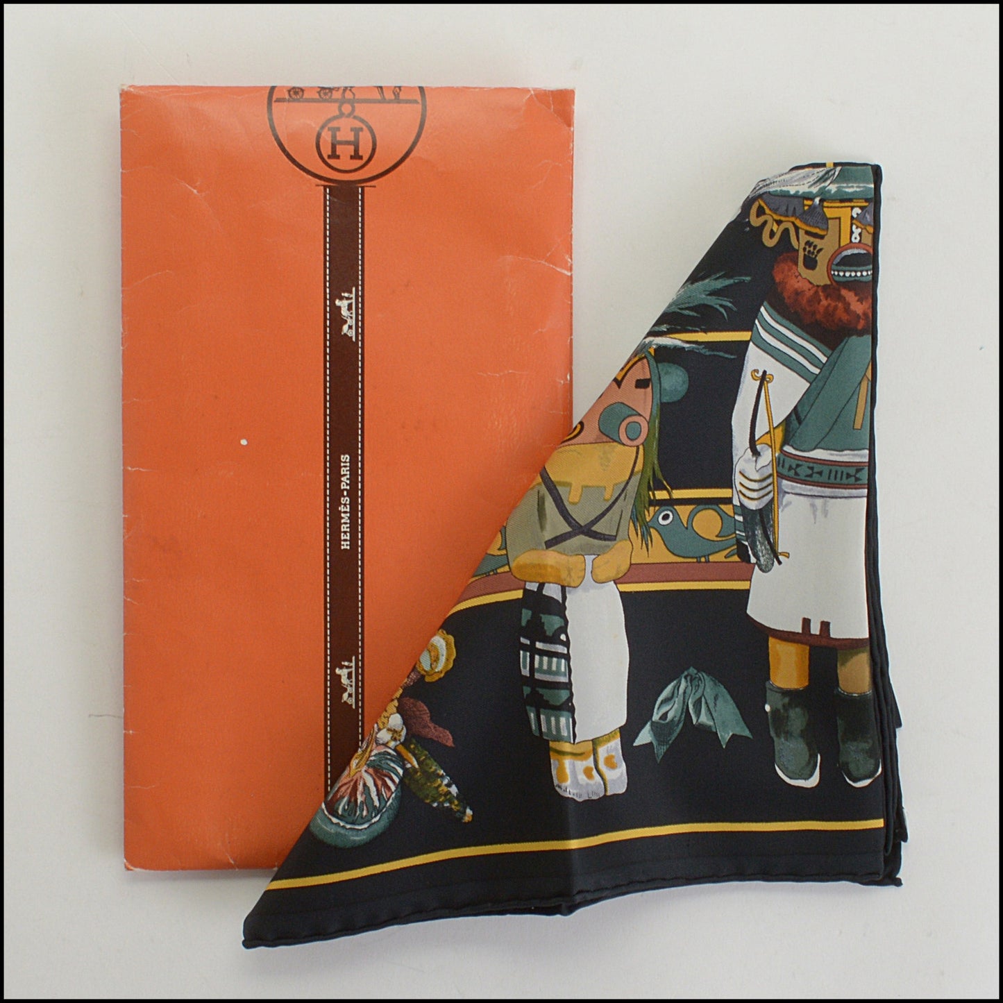 RDC14823 HERMES Black/White Kachinas 90 cm Silk Scarf Kermit Oliver