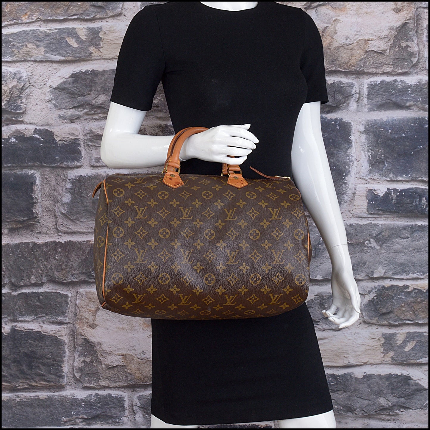 RDC15330 LOUIS VUITTON '01 Brown Vintage LV Monogram Canvas Speedy 35