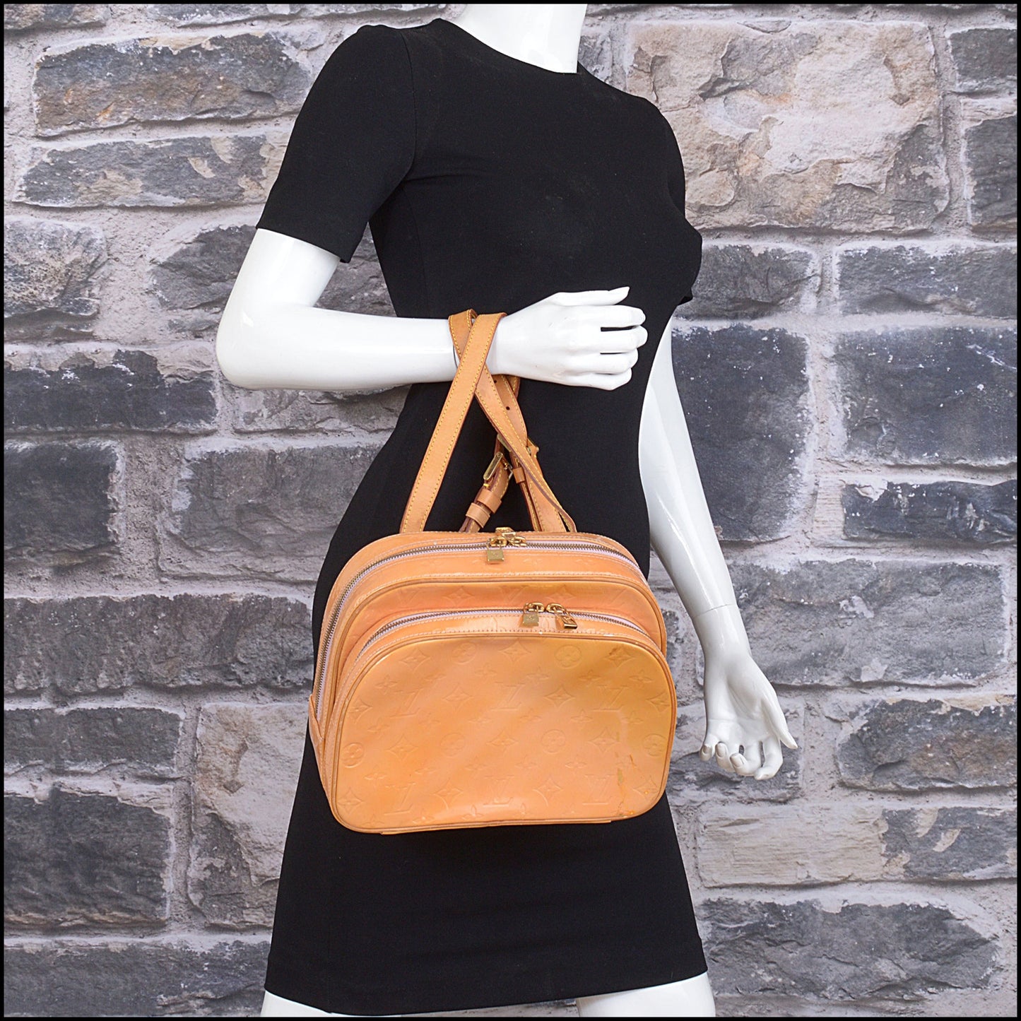 RDC15584 LOUIS VUITTON '06 Peach Vernis Monogram Murray Small Backpack