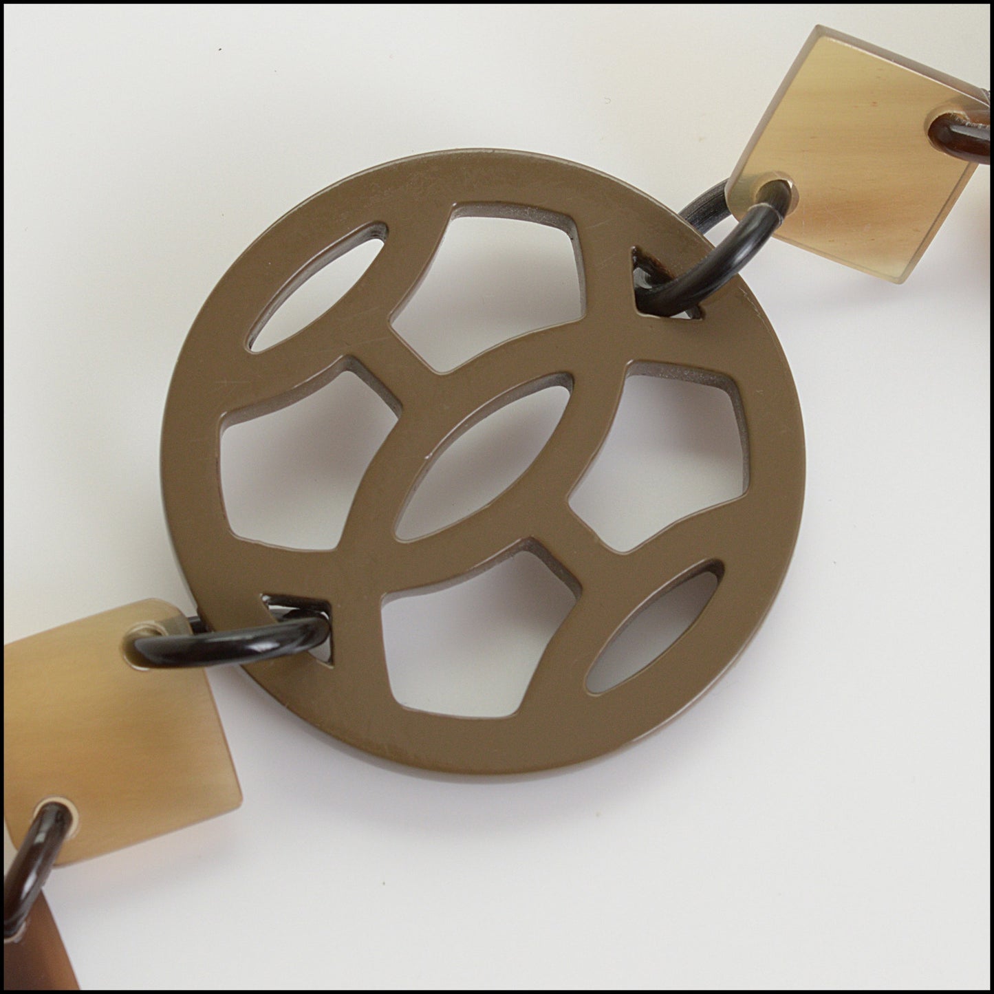 RDC14689 HERMES Buffalo Horn & Laquered Wood Logo Necklace