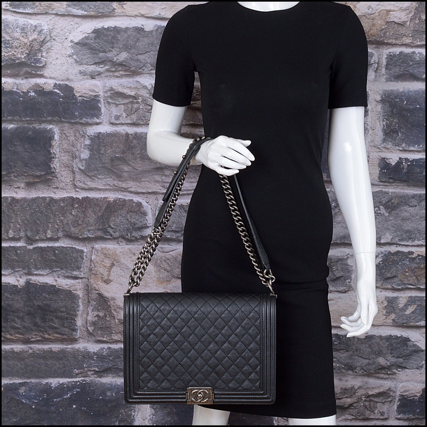 RDC15015 CHANEL '13-'14 Black Leather Quilted Large Boy Bag