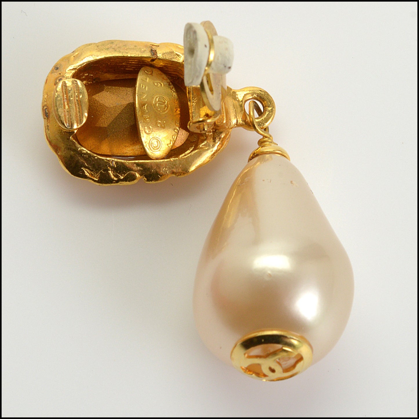 RDC14835 CHANEL Clip-On Pearl Drop Earrings
