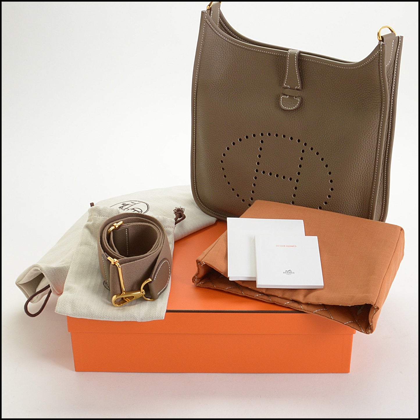 RDC14917 HERMES 2021 Etoupe/Taupe Clemence Leather Evelyne III 29 Pocket Crossbody Bag