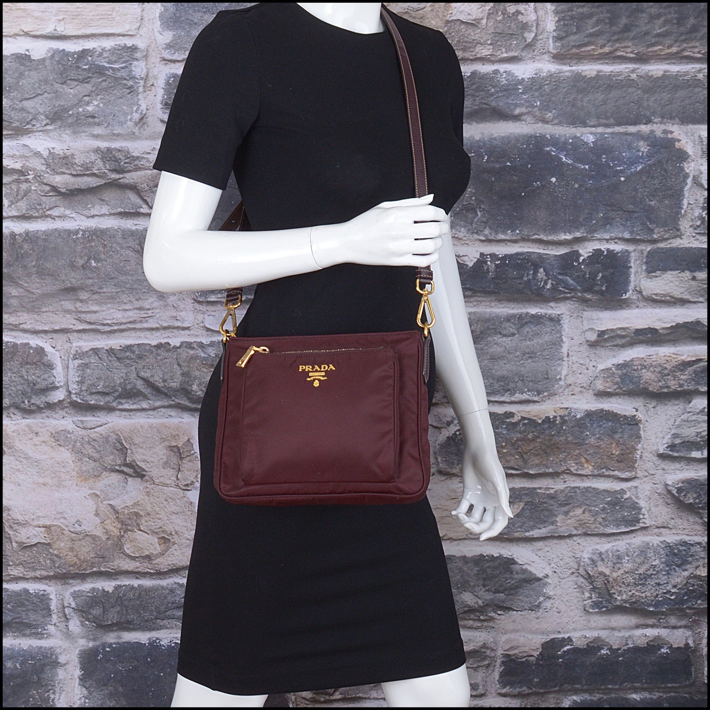 RDC14974 PRADA 2010 Bordeaux Tessuto Nylon & Saffiano Leather Bandoliera Bag