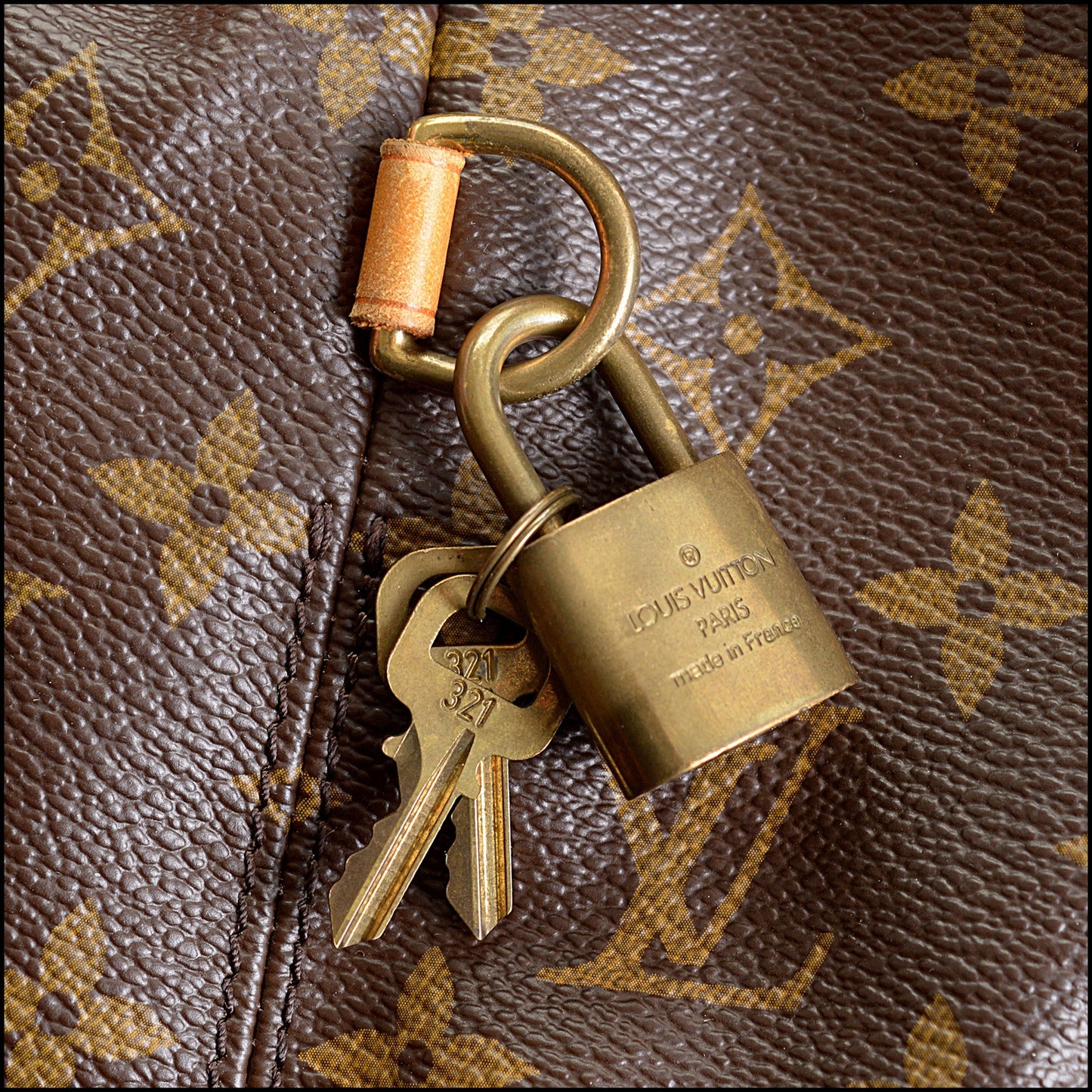 RDC14403 Authentic LOUIS VUITTON Vintage '06 LV Monogram Canvas Lockit Handbag