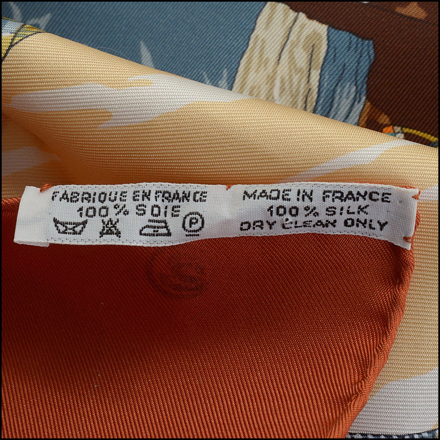 RDC13869 Authentic HERMES Vintage Orange-Red Perles du Kenya 90cm Silk Scarf