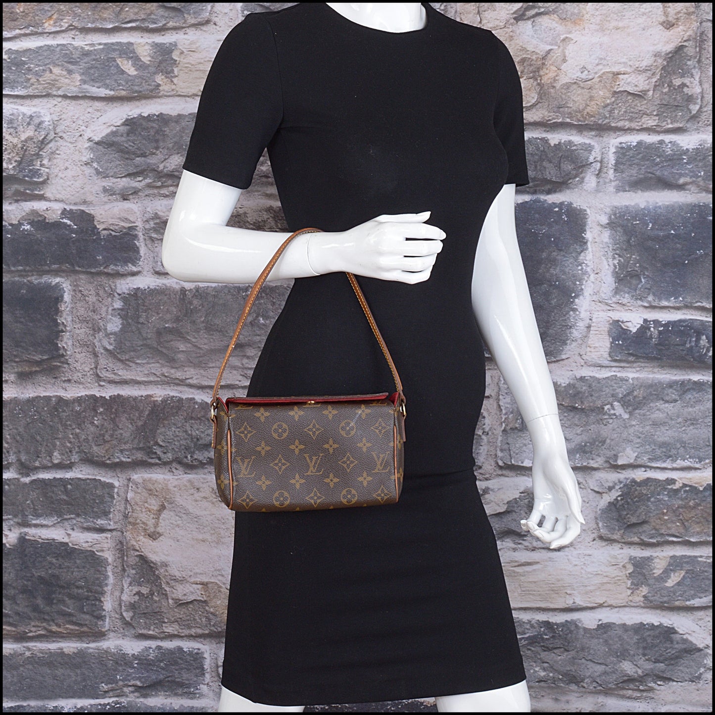 RDC15390 LOUIS VUITTON '02 Brown LV Monogram Recital Bag