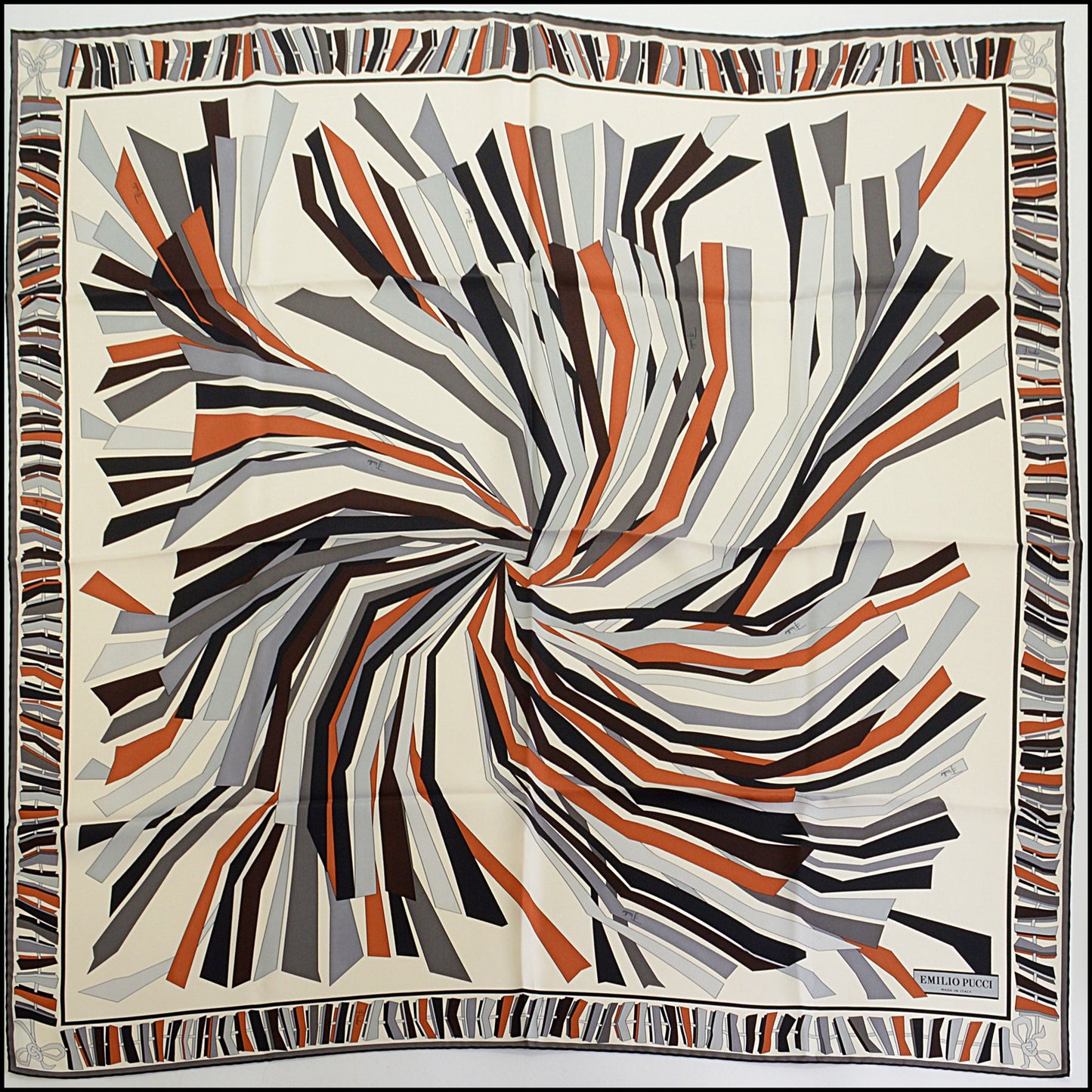 RDC14296 Authentic EMILIO PUCCI Multicolor Concentric lines Square Silk Scarf