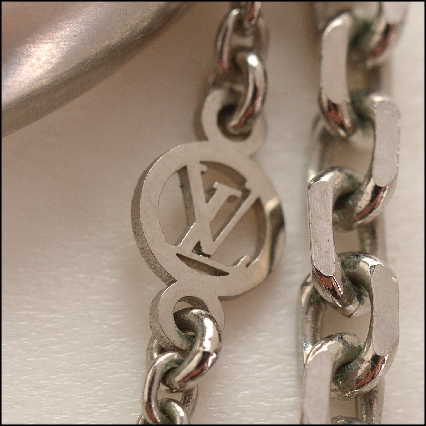 RDC14726 Louis Vuitton Silver Crystal Bionic Earrings with Dangle Chain