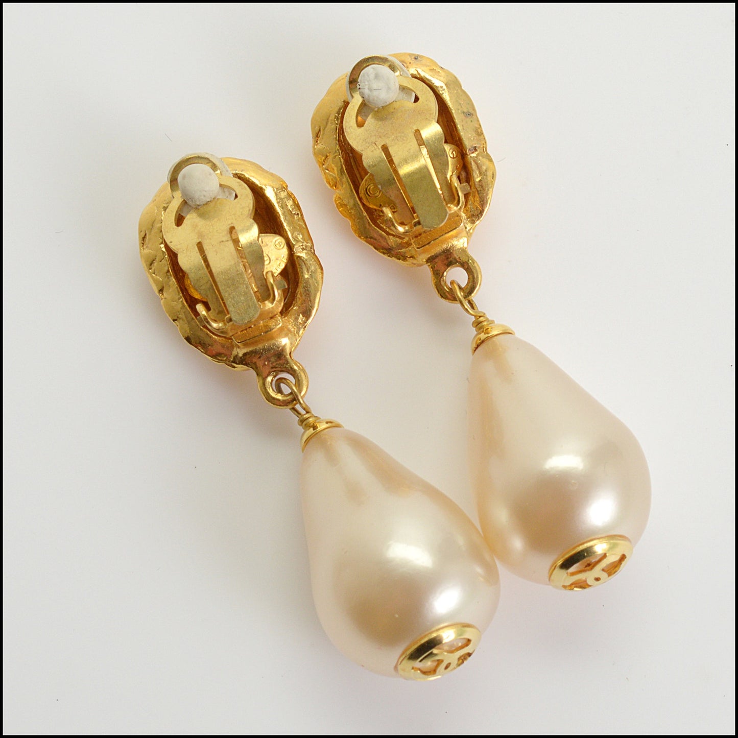 RDC14835 CHANEL Clip-On Pearl Drop Earrings