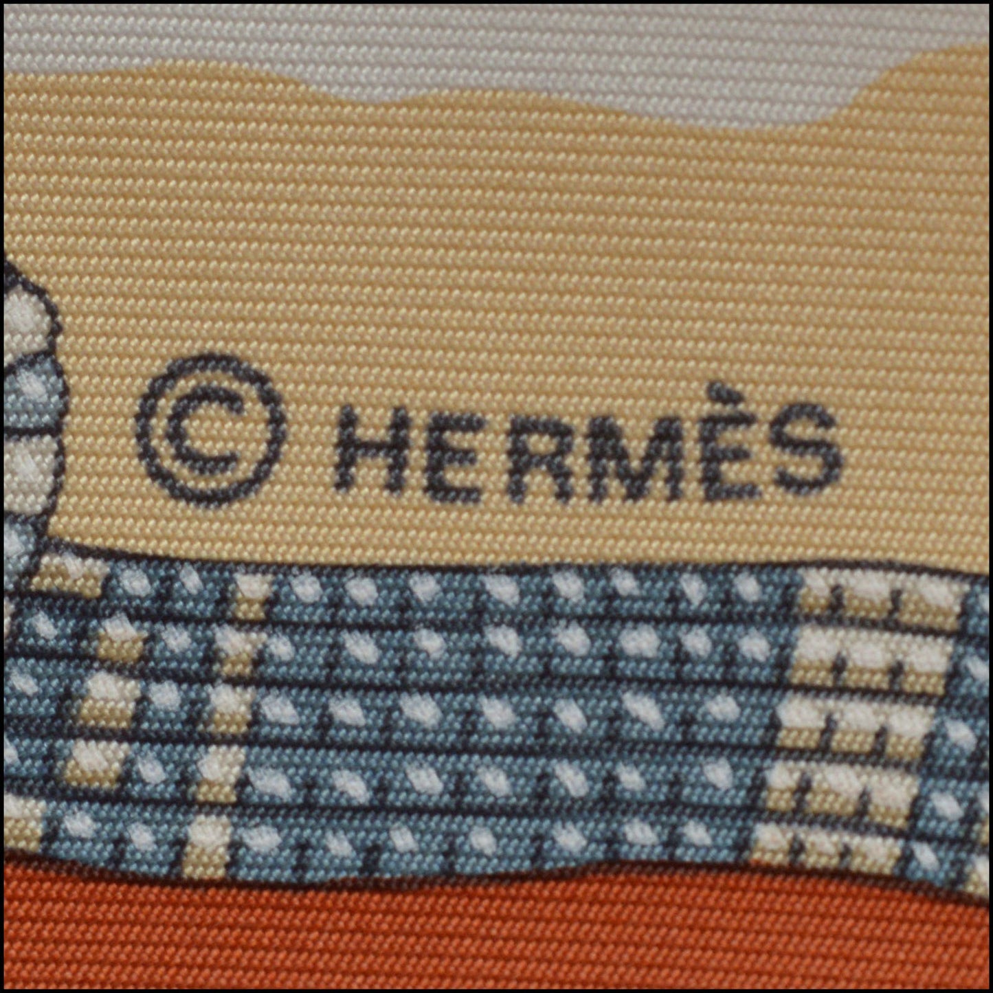 RDC13869 Authentic HERMES Vintage Orange-Red Perles du Kenya 90cm Silk Scarf
