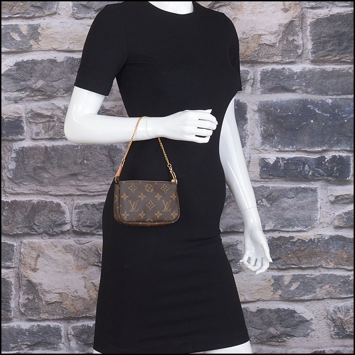 RDC15371 LOUIS VUITTON '07 Brown Monogram Canvas Mini Pochette Accesoires