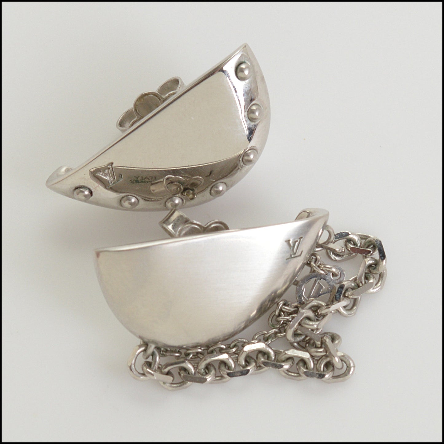 RDC14726 Louis Vuitton Silver Crystal Bionic Earrings with Dangle Chain