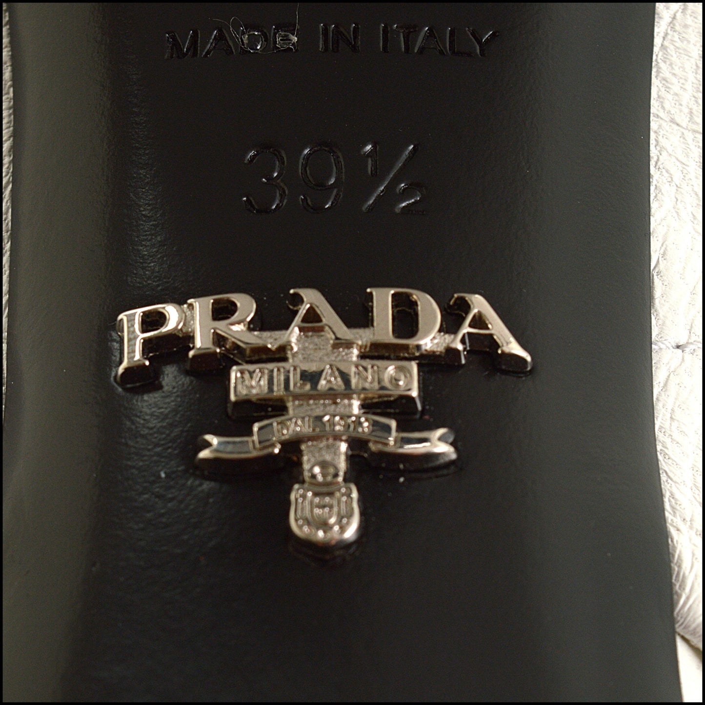 RDC15430 PRADA White Quilted Criss-Cross Sandals with Block Heel Size 39.5