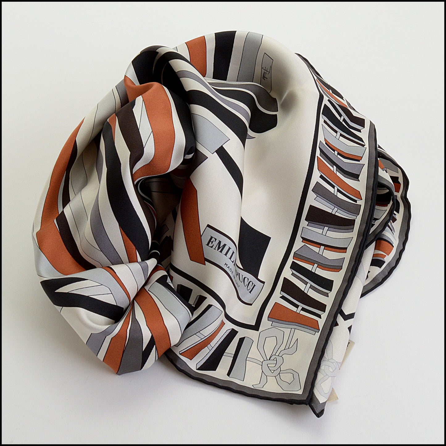 RDC14296 Authentic EMILIO PUCCI Multicolor Concentric lines Square Silk Scarf