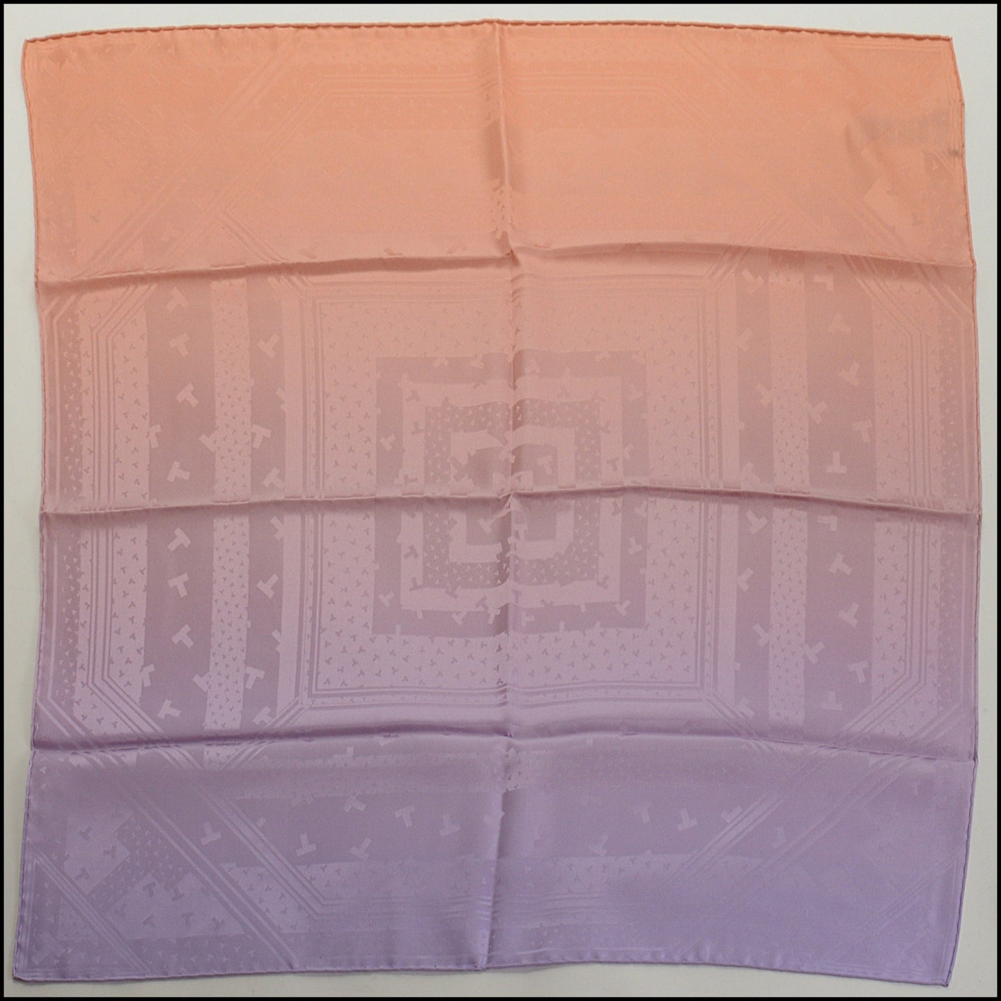 RDC15137 TIFFANY & CO. Peach Ombre Dancing T 70cm Scarf