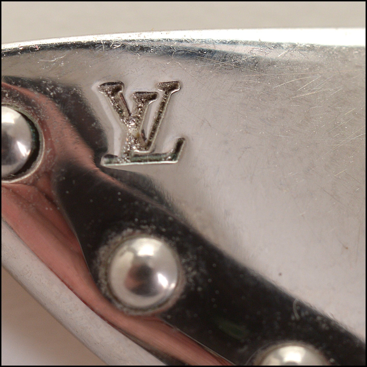 RDC14726 Louis Vuitton Silver Crystal Bionic Earrings with Dangle Chain