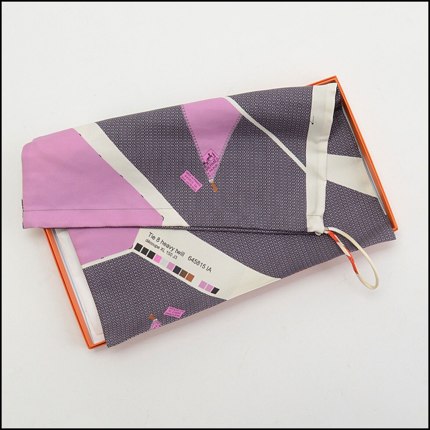 RDC13671 Authentic HERMES Lilac Multicolor Heavy Silk Twill Tie Print GM Pouch