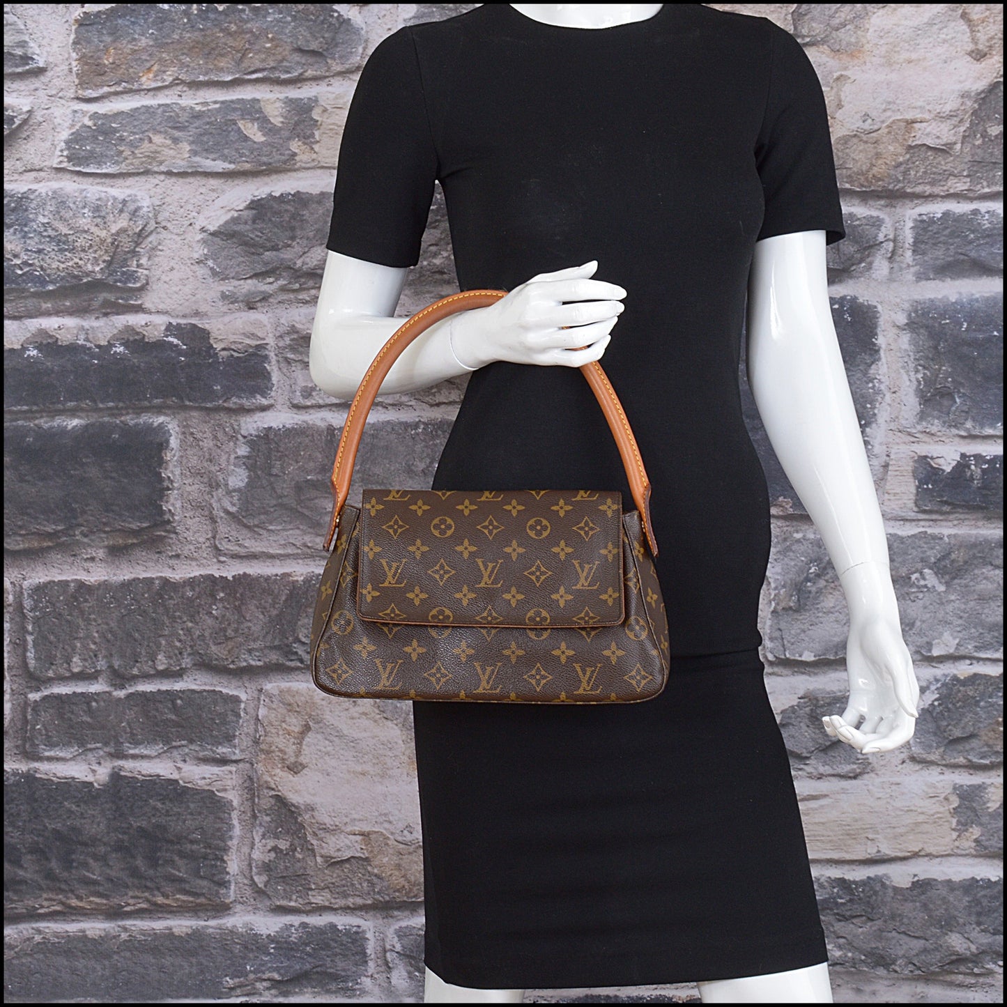RDC15613 LOUIS VUITTON '02 LV Monogram Mini Looping Shoulder bag