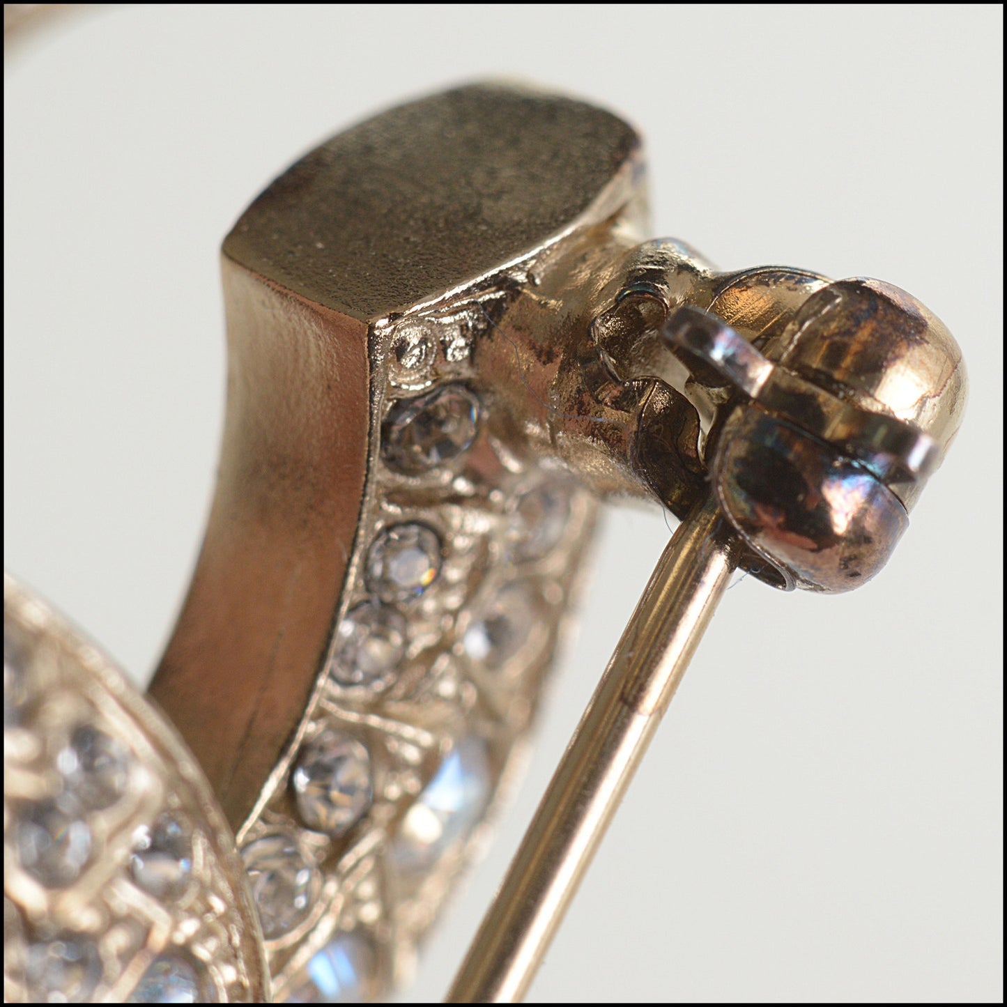 RDC15012 CHANEL '13 Crystal CC Logo Brooch Pin