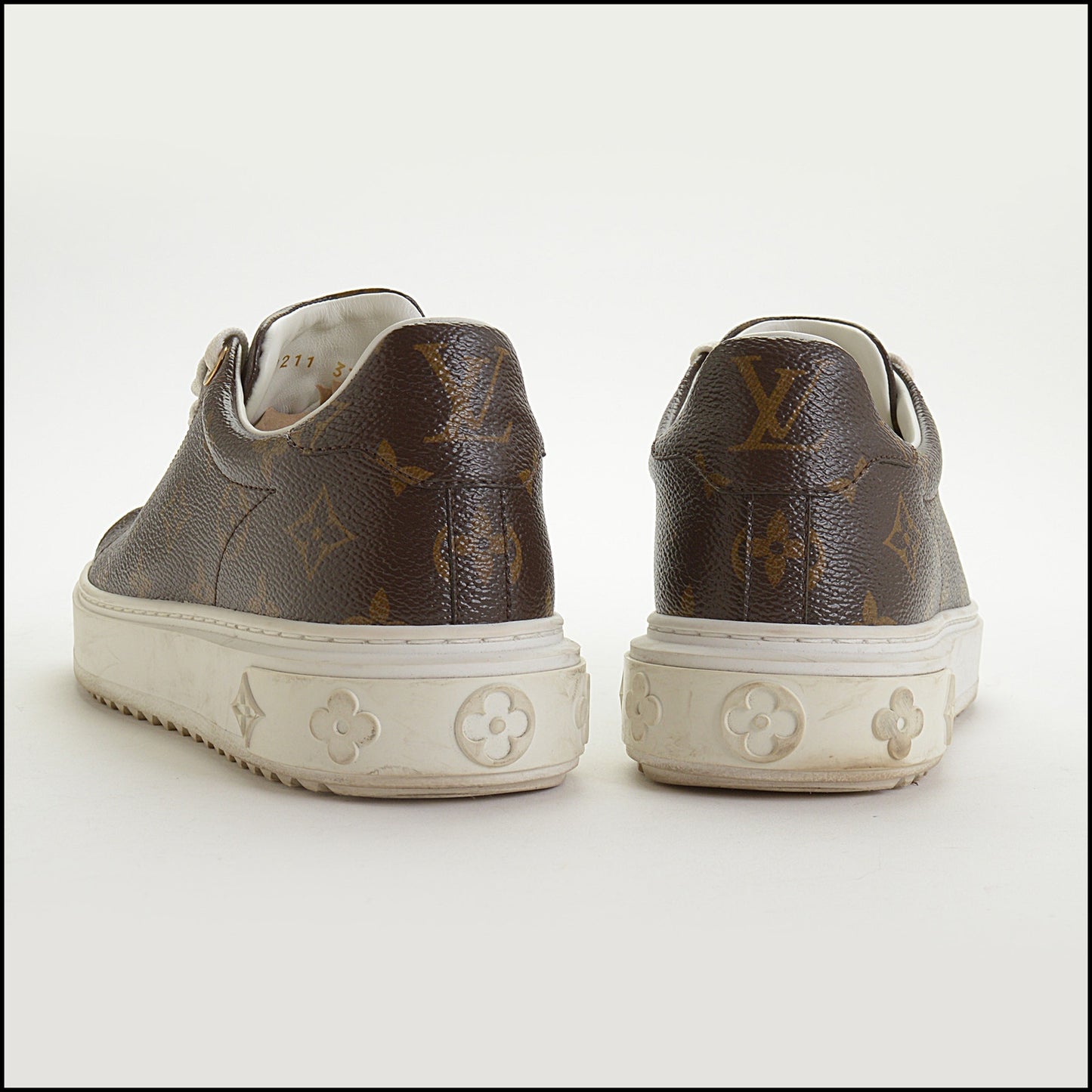 RDC14876 LOUIS VUITTON '22 Monogram Canvas Time Out Sneaker size 37.5