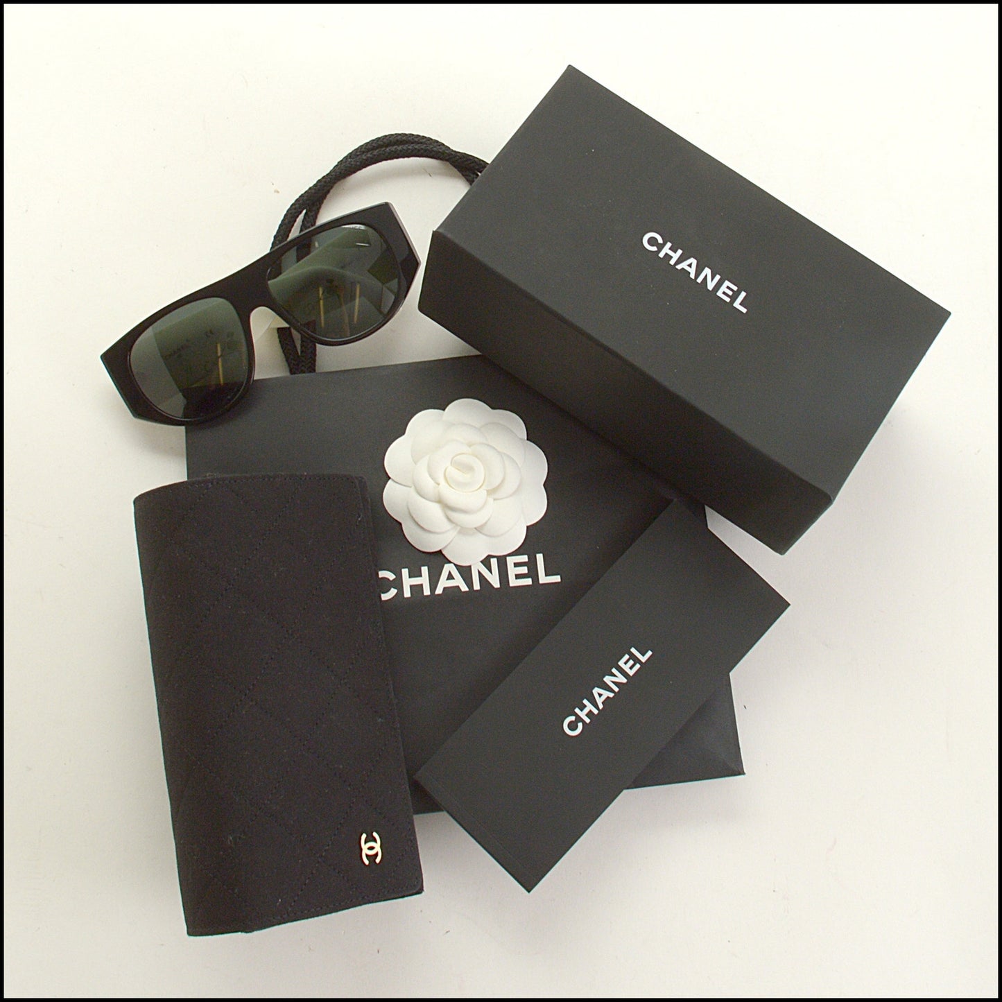 RDC15362 CHANEL '22 Black/Ivory Quilted CC Pilot Sunglasses