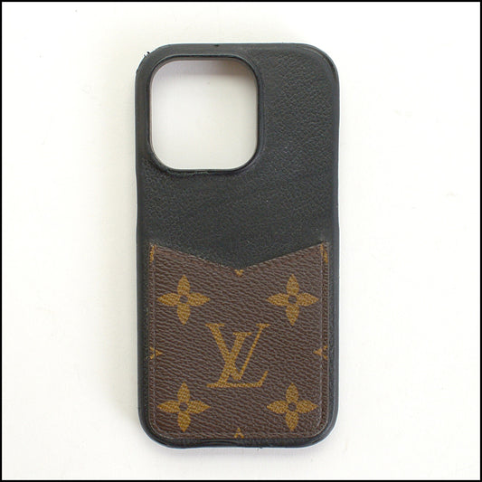 RDC14751 LOUIS VUITTON 2023 Black & LV Monogram Bumper Case