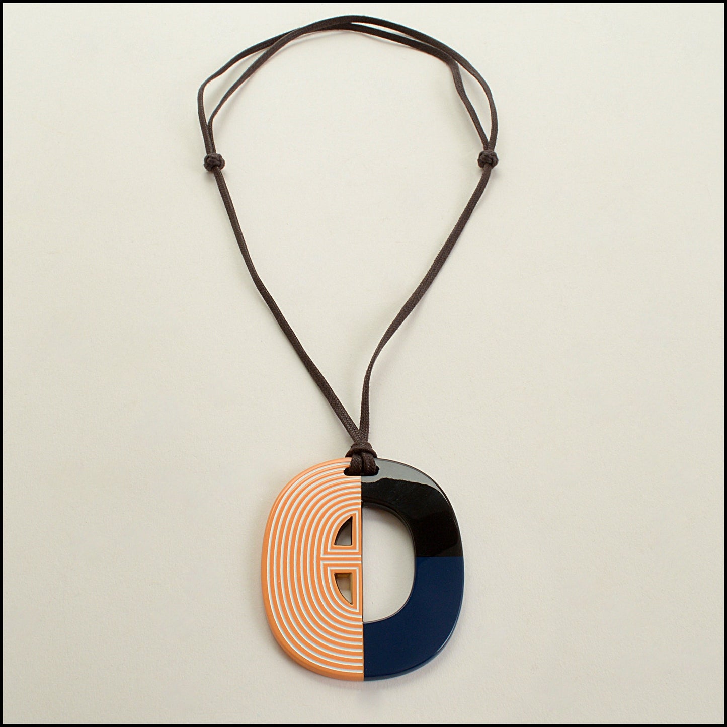 RDC15528 HERMES Horn and Lacquer Isthme Cord Necklace