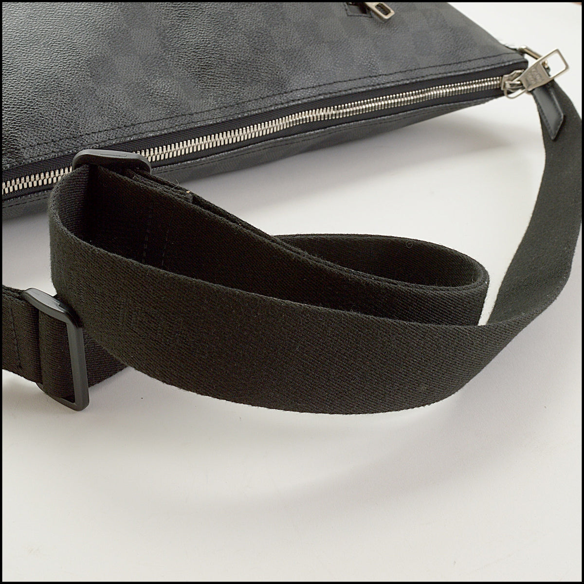 RDC15667 LOUIS VUITTON 2011 Black/Grey Damier Graphite Mick GM Messanger Bag