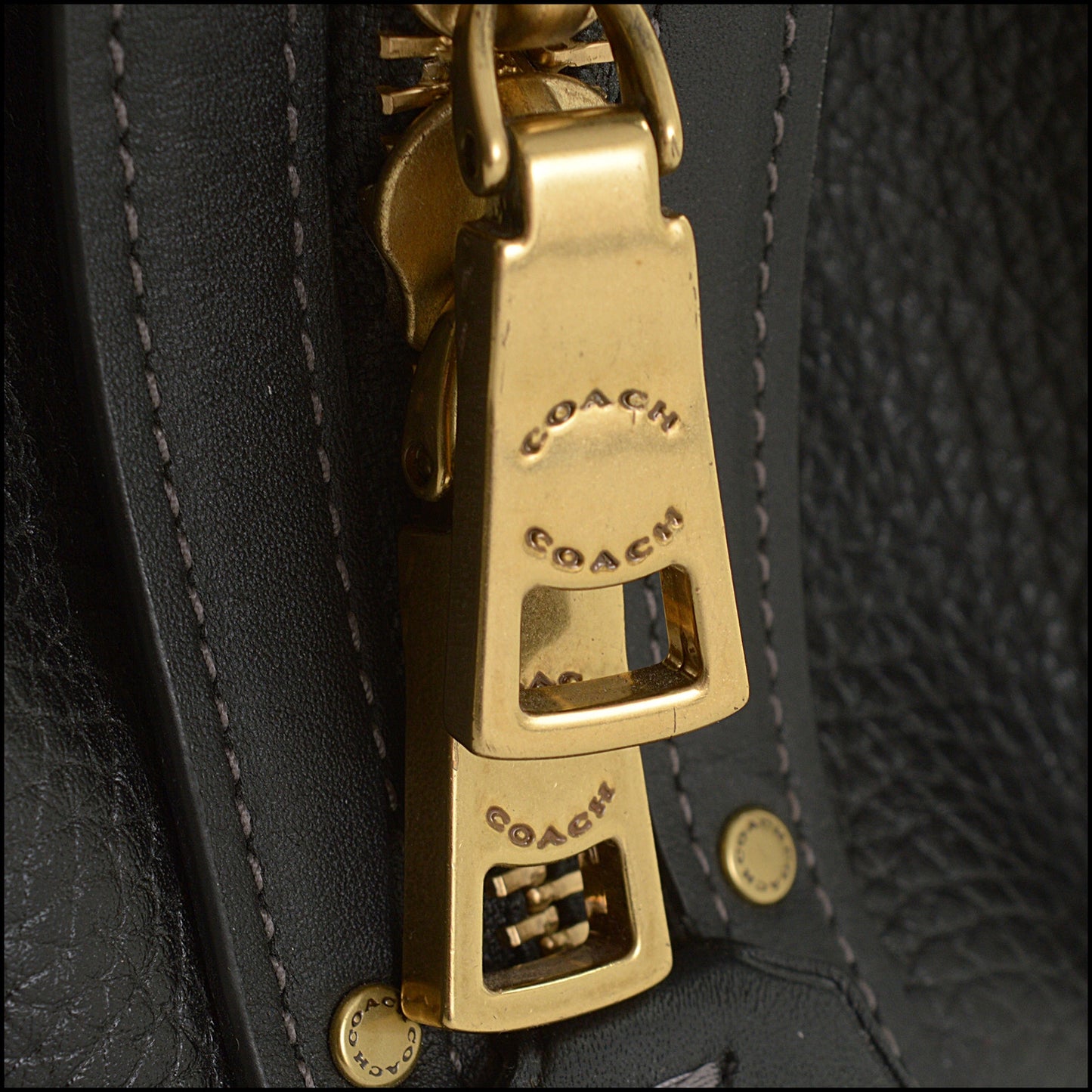 RDC15517 COACH Black Pebbled Leather Rogue 25 Bag
