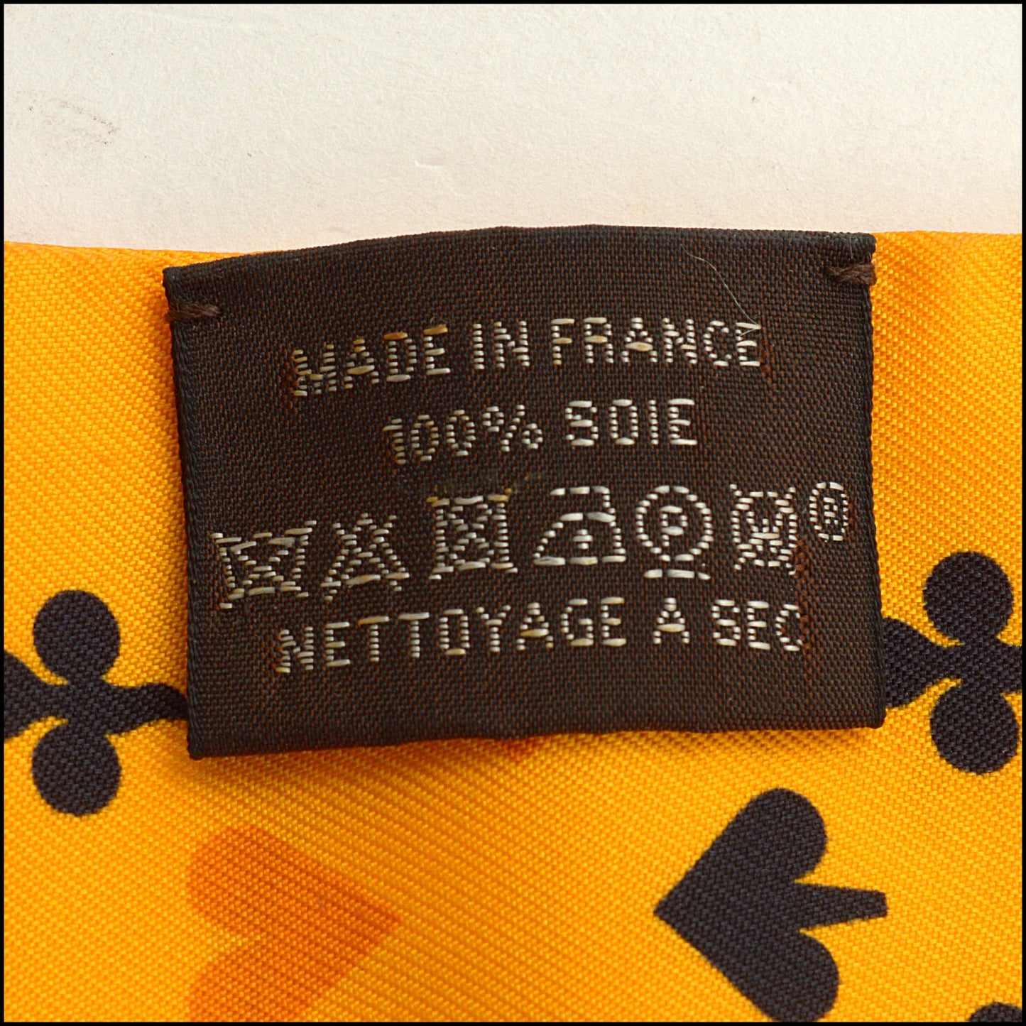 RDC14887 HERMES Jaune/Black/White "Jeu de Cartes" Silk Twilly Small Scarf