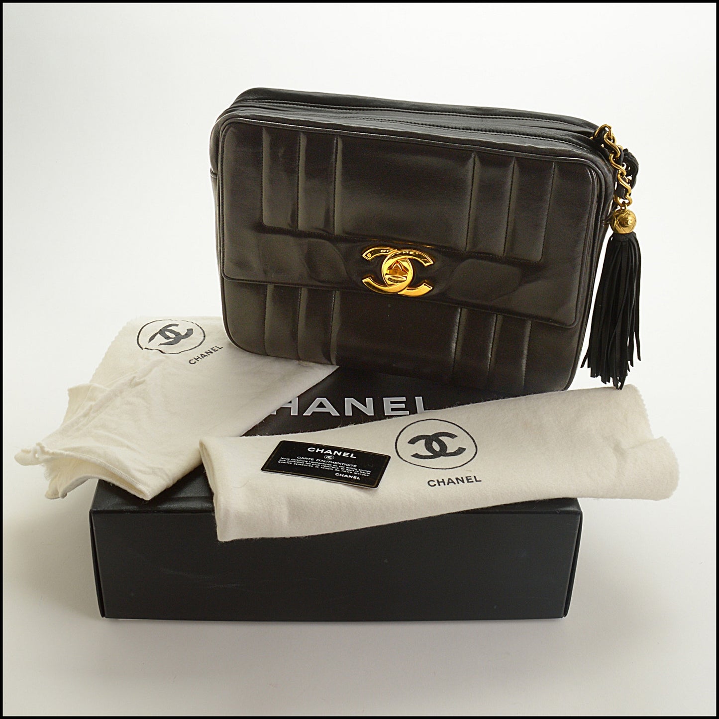RDC15230 CHANEL '94-96 Black Lambskin Vertical Quilt Jumbo Camera Bag