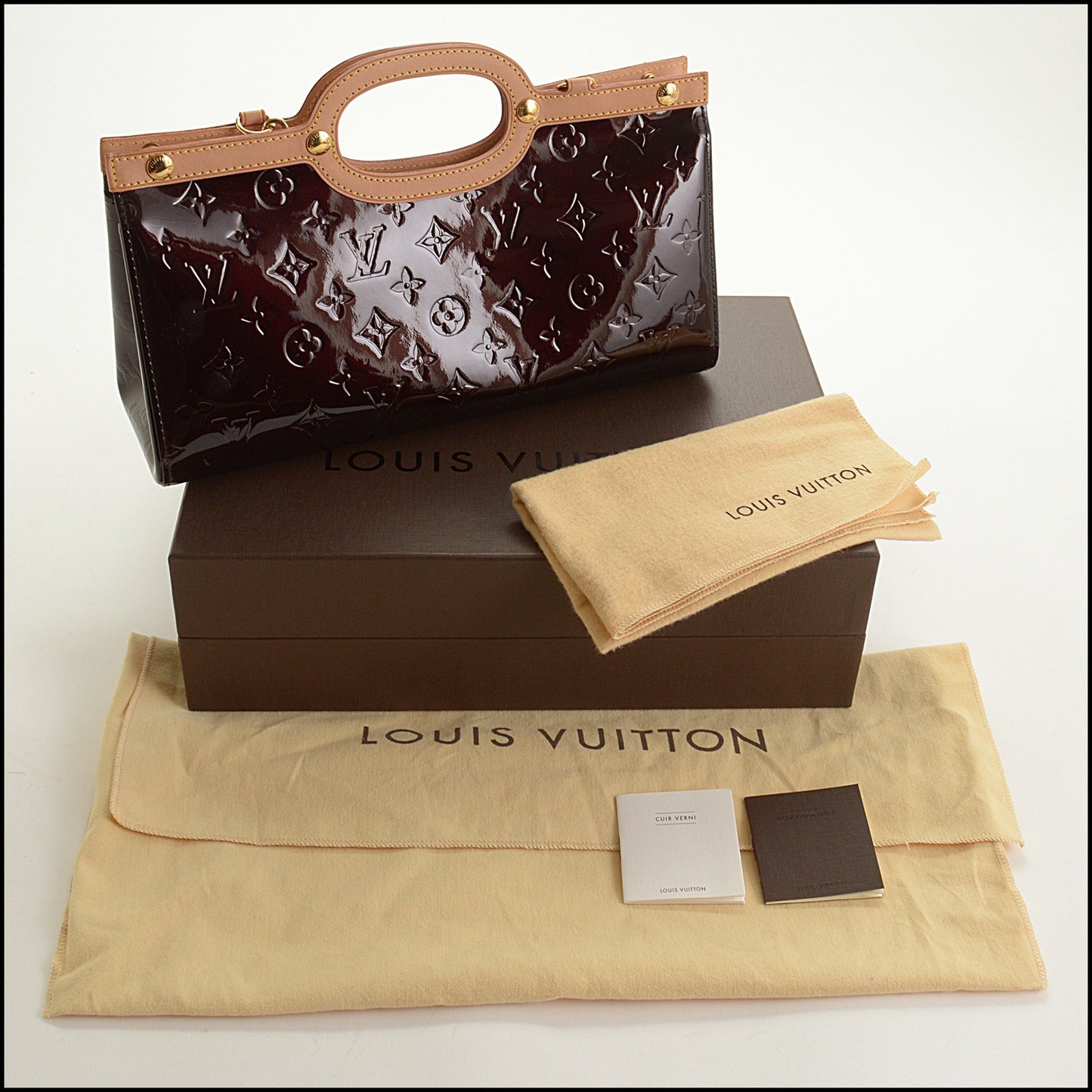 RDC15520 LOUIS VUITTON 2007 Amarante Vernis Monogram Roxbury Drive Handbag
