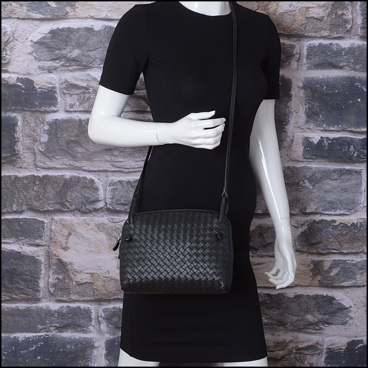 RDC14829 BOTTEGA VENETA 2010 Black Nappa Leather Intrecciato Nodini Crossbody