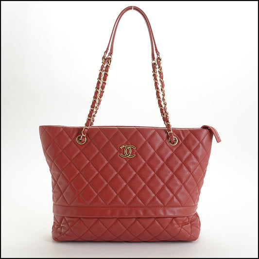 RDC14913 CHANEL 2019 Red Caviar Leather Gold HW Rolled Up Bag