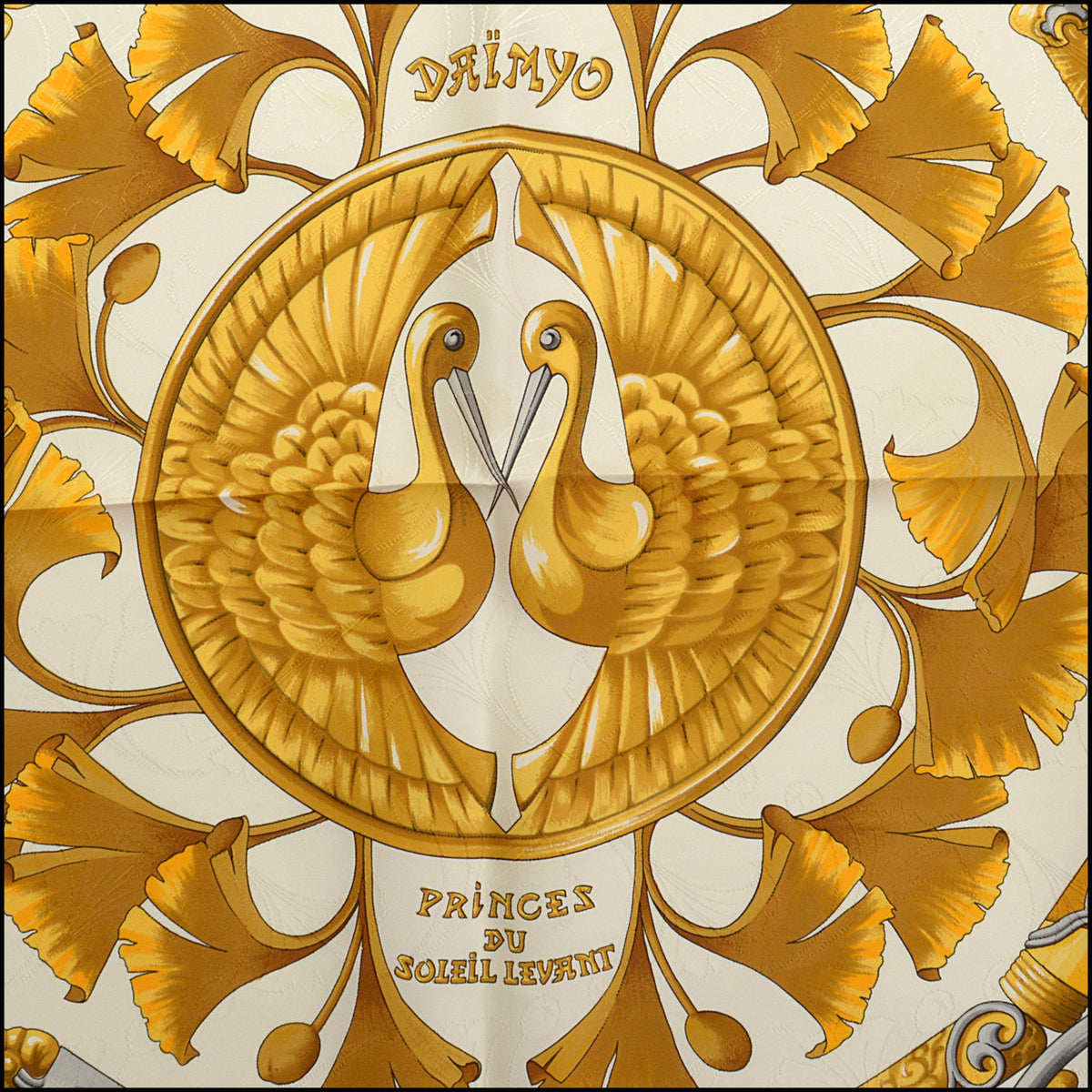 RDC15675 HERMES Daimyo Princes Du Soleil Levant Scarf