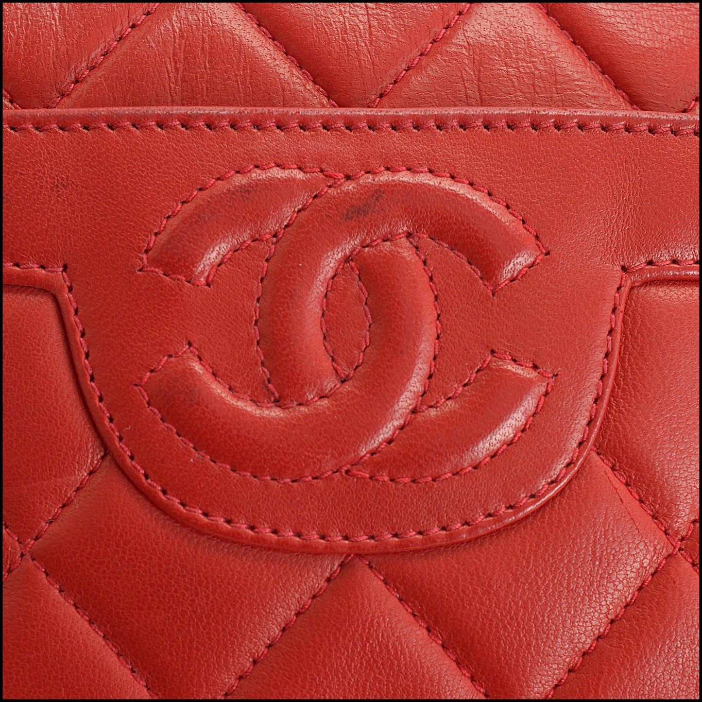 RDC14486 CHANEL Vintage '89-'91 Red Lambskin Quilted Camera Bag