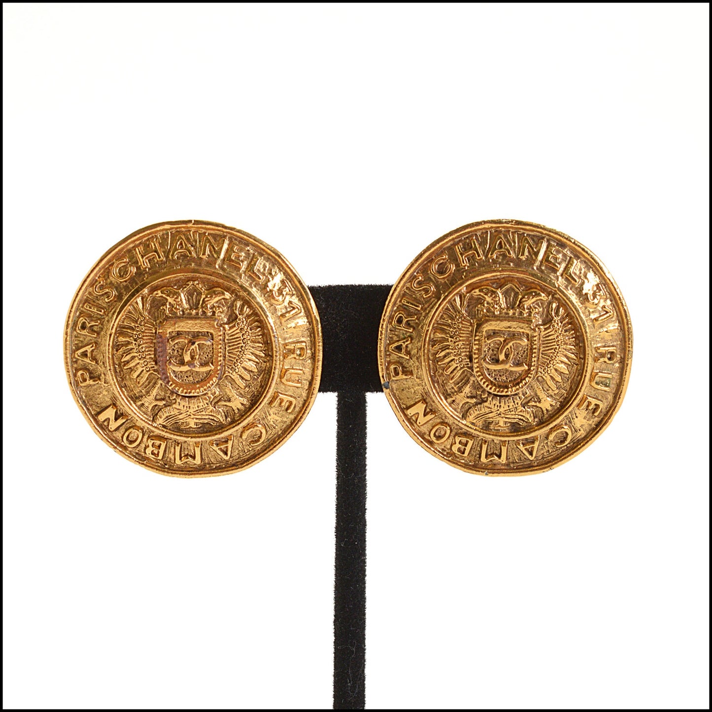 RDC14898 CHANEL Vintage Gold Crest Clip-On Button Earrings