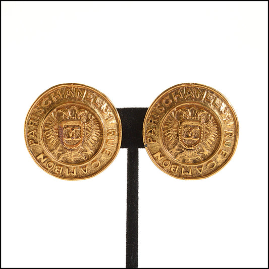 RDC14898 CHANEL Vintage Gold Crest Clip-On Button Earrings