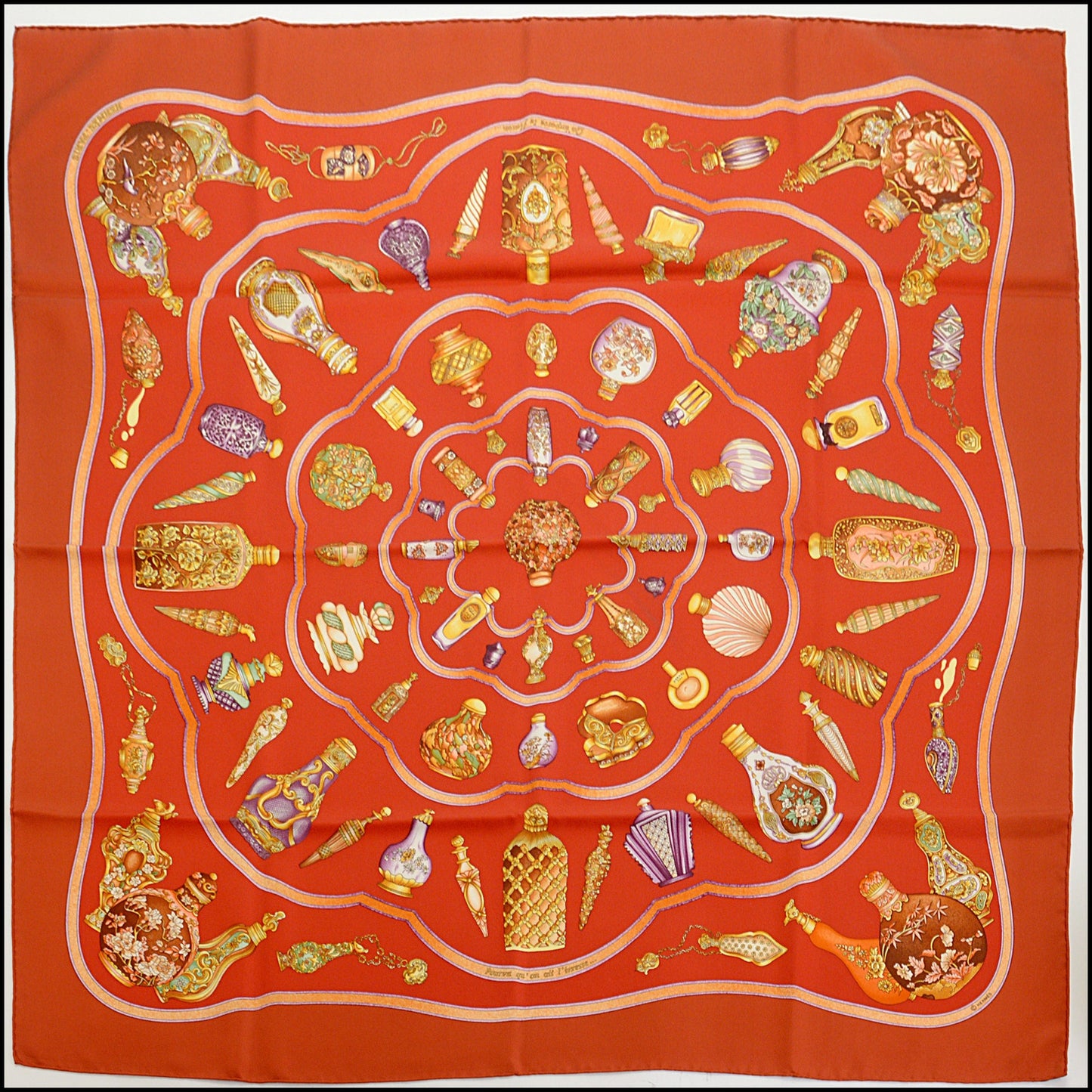 RDC14900 HERMES Rouge "Qu'importe le Flacon" 90 Silk Scarf